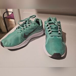 Women's Nike Teal Downshifter 8 Athletic Sneakers- Size 7